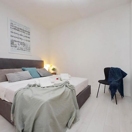 Monti Spacious Apartment 2 Rome Bagian luar foto