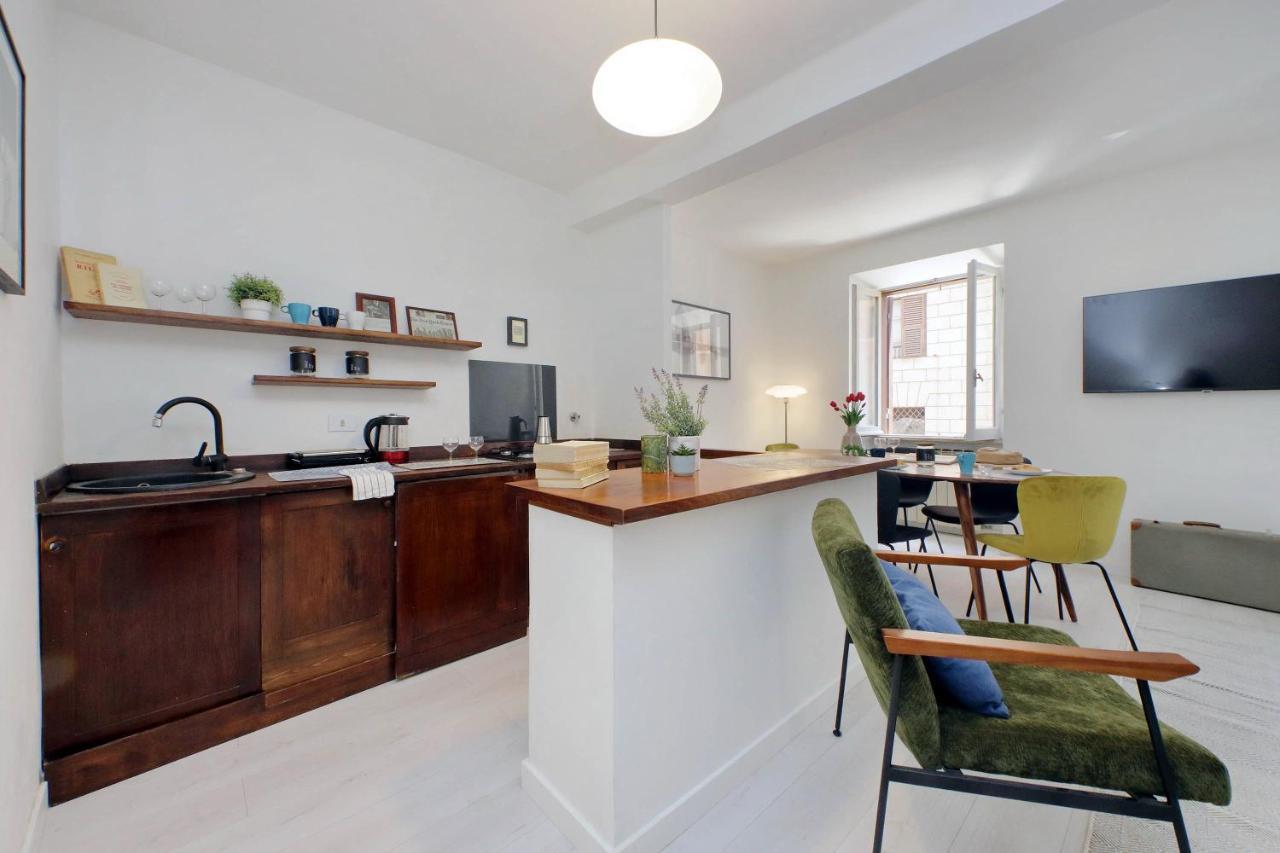 Monti Spacious Apartment 2 Rome Bagian luar foto