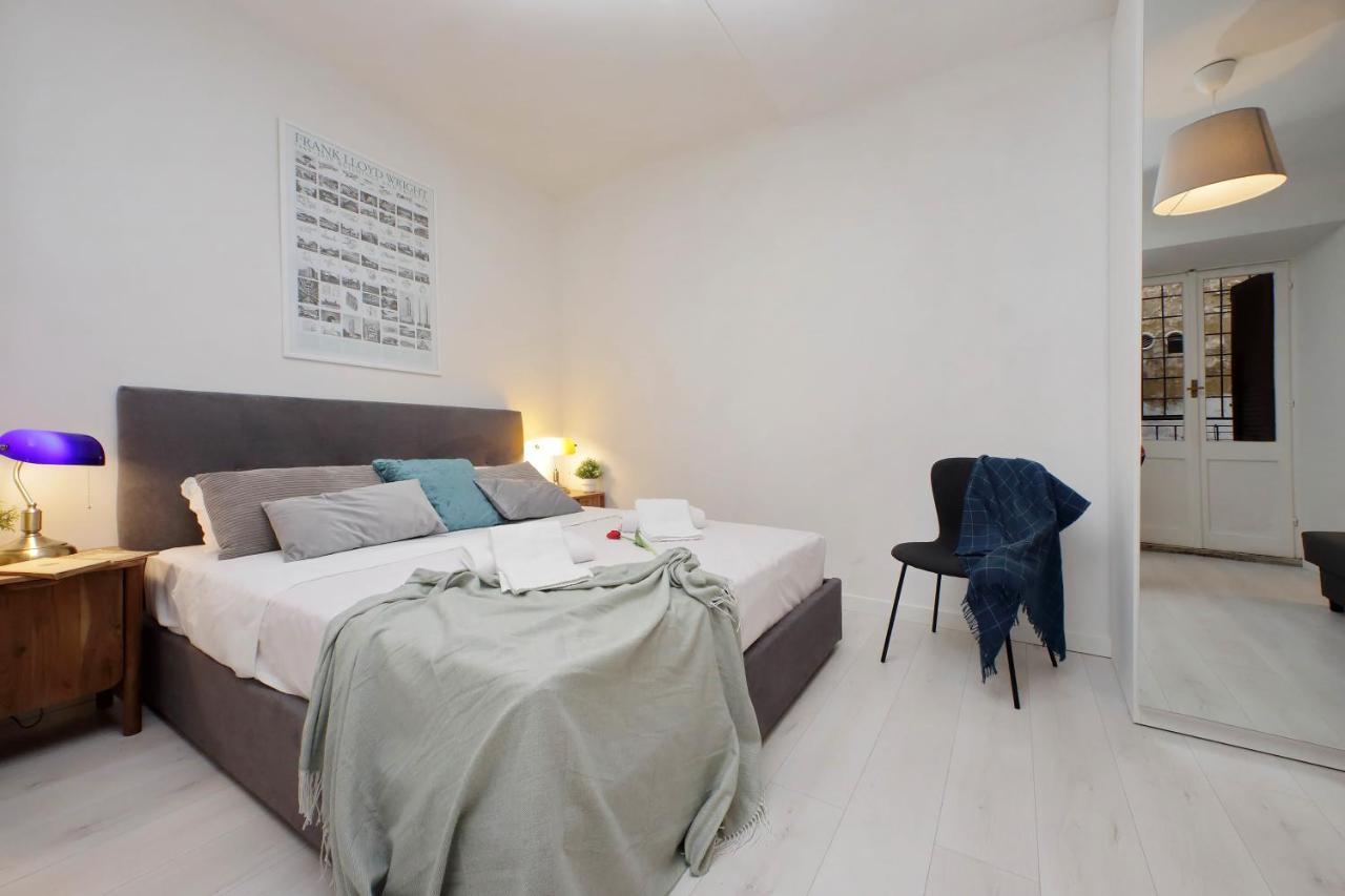 Monti Spacious Apartment 2 Rome Bagian luar foto