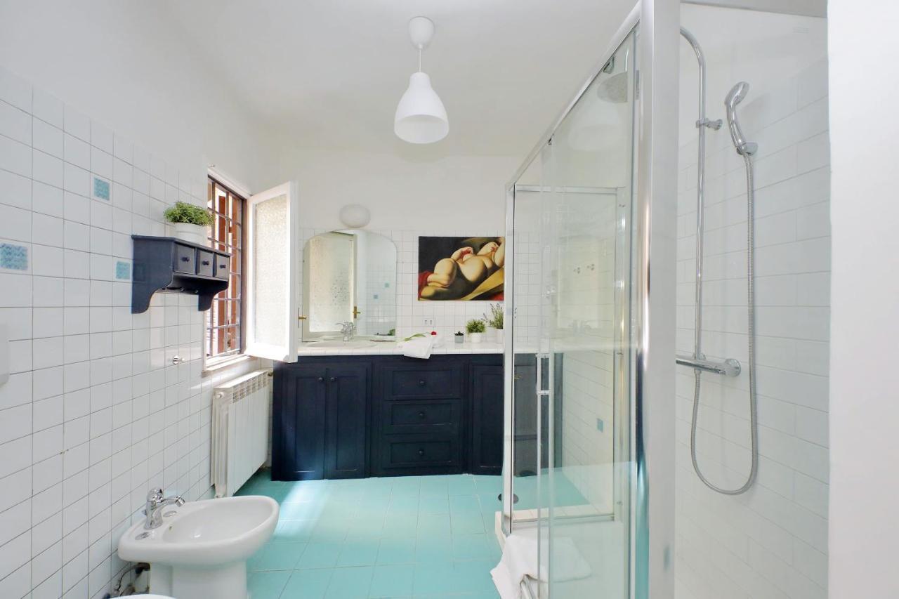 Monti Spacious Apartment 2 Rome Bagian luar foto