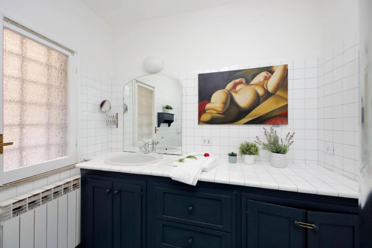 Monti Spacious Apartment 2 Rome Bagian luar foto