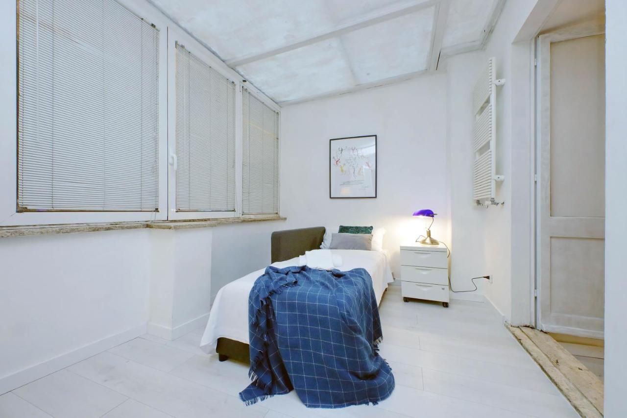 Monti Spacious Apartment 2 Rome Bagian luar foto