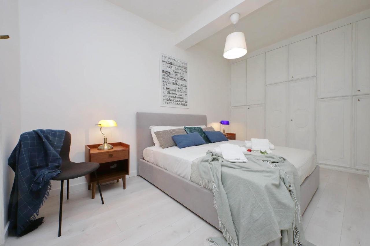 Monti Spacious Apartment 2 Rome Bagian luar foto